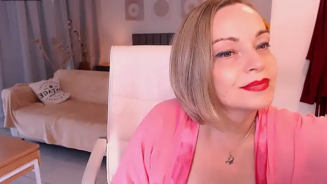 Tilly Eliot online show from December 2025 06:25:01 PM