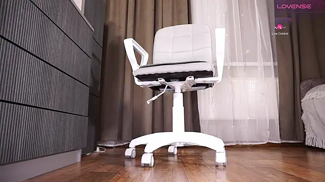 Amina Key online show from January 2026 03:38:01 PM