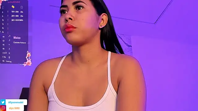 alysson 18 online show from December 2025 01:54:02 PM