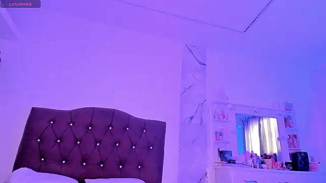 Snapshot of alysson_18 chatting on March 2026 01:28:01 PM alysson 18 online show from March 2026 01:28:01 PM