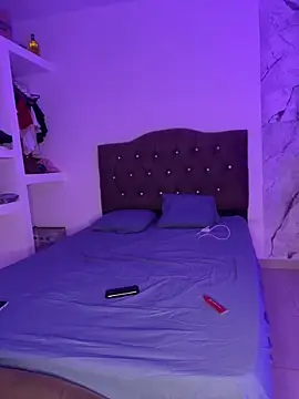 Snapshot of alysson_18 chatting on April 2026 01:15:01 PM alysson 18 online show from April 2026 01:15:01 PM