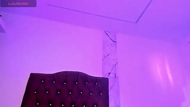 alysson 18 online show from November 2025 01:15:02 PM