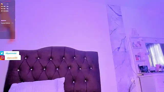 Snapshot of alysson_18 chatting on March 2026 02:43:01 PM alysson 18 online show from March 2026 02:43:01 PM