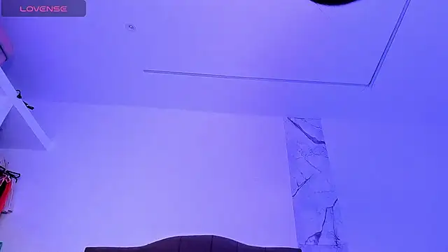 alysson 18 online show from December 2025 01:45:01 PM