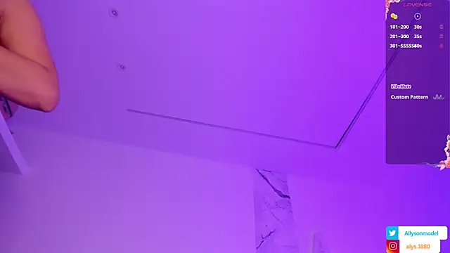 alysson 18 online show from February 2026 01:31:02 PM