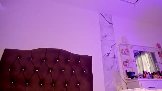 Snapshot of alysson_18 chatting on March 2026 02:18:01 PM alysson 18 online show from March 2026 02:18:01 PM