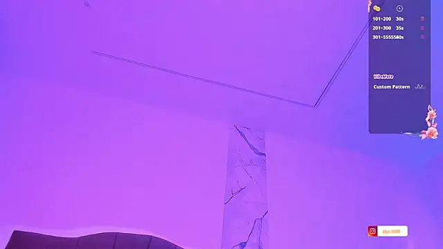 alysson 18 online show from November 2025 01:26:01 PM