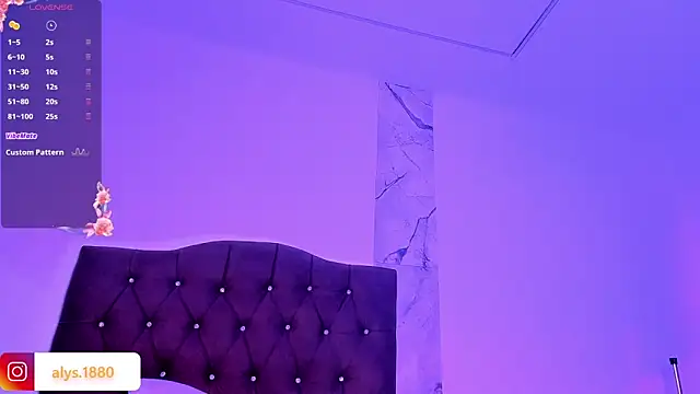 alysson 18 online show from November 2025 01:22:02 PM