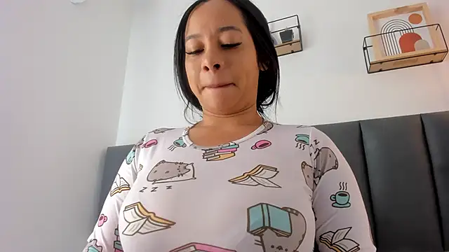 MaraOwen  online show from May 2026 12:15:02 PM