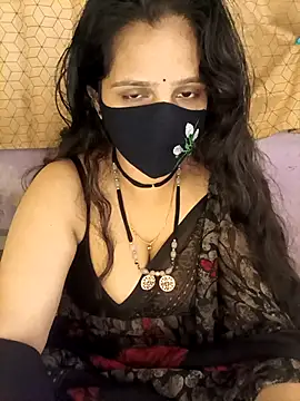 Snapshot of Rising_Smiler chatting on January 2026 06:00:01 PM Rising Smiler online show from January 2026 06:00:01 PM