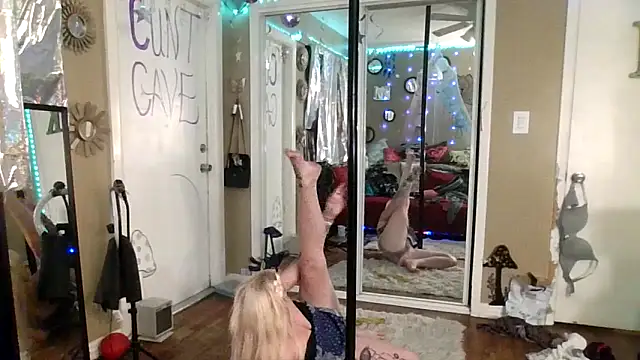 marilyn420 online show from March 2026 11:27:01 AM