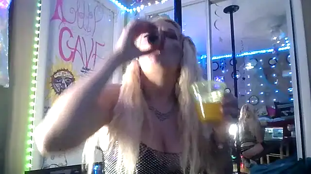 marilyn420 online show from May 2026 04:50:01 AM