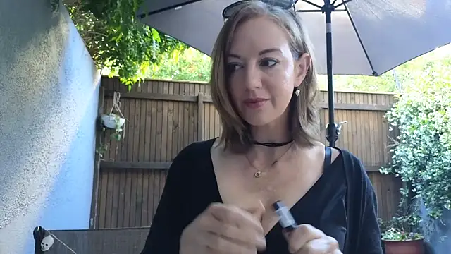 TopsyWilde online show from October 2025 06:45:02 AM