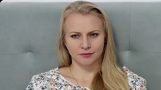 Snapshot of K__Adrienne chatting on October 2025 06:14:02 AM K  Adrienne online show from October 2025 06:14:02 AM