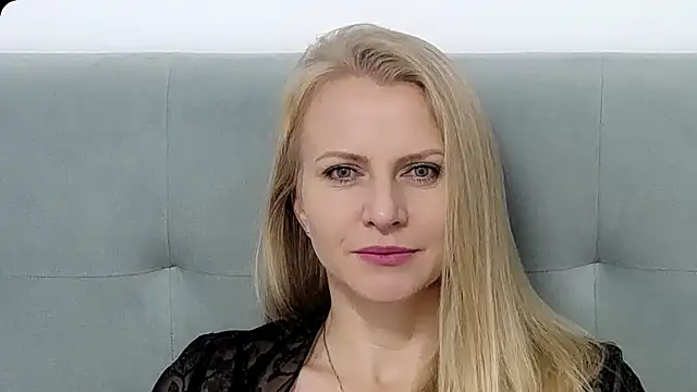 K  Adrienne online show from November 2025 05:57:02 AM