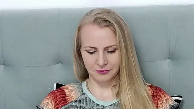 Snapshot of K__Adrienne chatting on March 2025 06:07:02 AM K  Adrienne online show from March 2025 06:07:02 AM