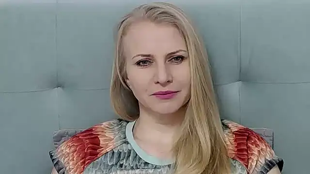 Snapshot of K__Adrienne chatting on March 2025 06:05:02 AM K  Adrienne online show from March 2025 06:05:02 AM