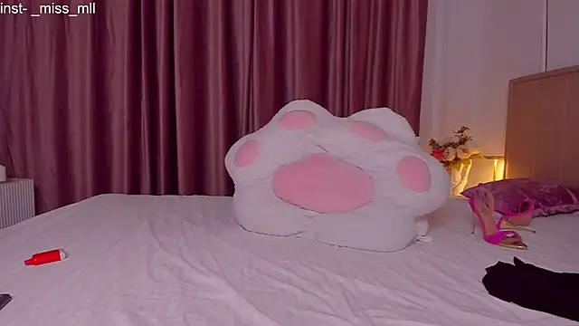 MaaryM online show from October 2025 08:09:02 PM