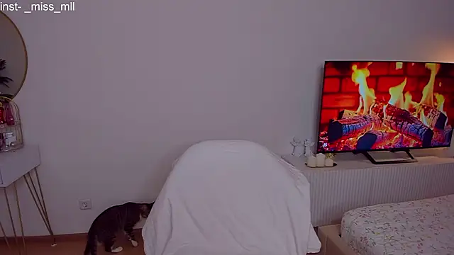 MaaryM online show from March 2026 11:32:01 PM