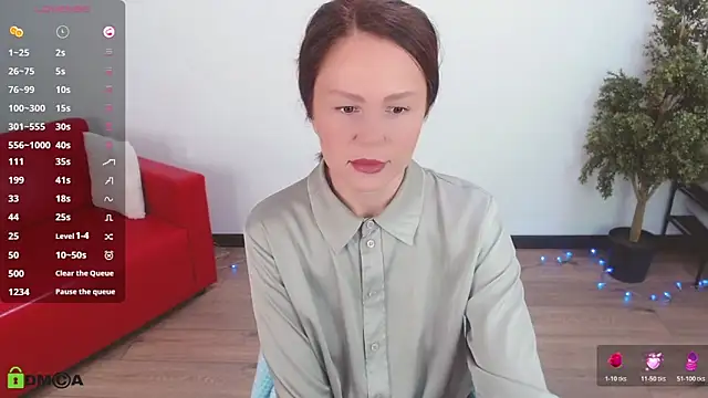 Snapshot of VickyGolden chatting on June 2026 05:34:01 AM VickyGolden online show from June 2026 05:34:01 AM