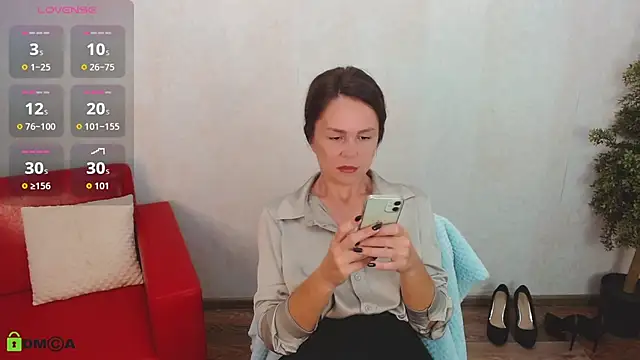 Snapshot of VickyGolden chatting on September 2025 05:19:02 AM VickyGolden online show from September 2025 05:19:02 AM