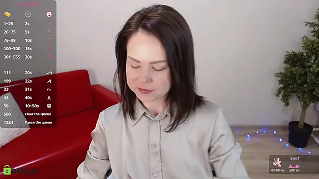 Snapshot of VickyGolden chatting on February 2026 05:18:01 AM VickyGolden online show from February 2026 05:18:01 AM