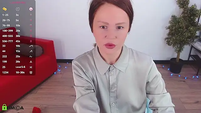 Snapshot of VickyGolden chatting on June 2026 05:40:02 AM VickyGolden online show from June 2026 05:40:02 AM
