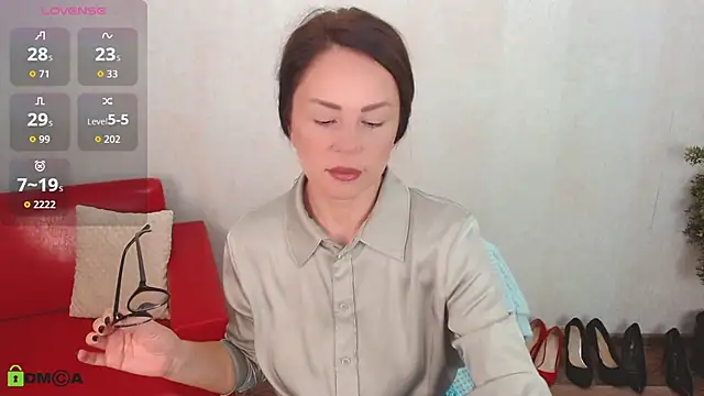 Snapshot of VickyGolden chatting on September 2025 05:21:01 AM VickyGolden online show from September 2025 05:21:01 AM