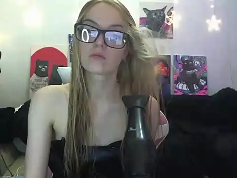 Snapshot of SecretSophia chatting on November 2025 04:44:02 PM SecretSophia online show from November 2025 04:44:02 PM