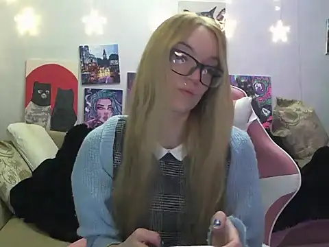 Snapshot of SecretSophia chatting on October 2025 04:40:01 PM SecretSophia online show from October 2025 04:40:01 PM