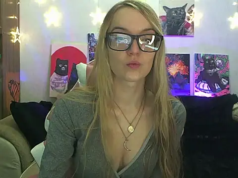 Snapshot of SecretSophia chatting on November 2025 09:08:02 PM SecretSophia online show from November 2025 09:08:02 PM