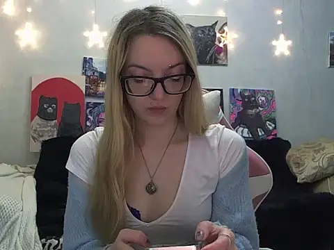 SecretSophia online show from September 2025 08:48:01 PM