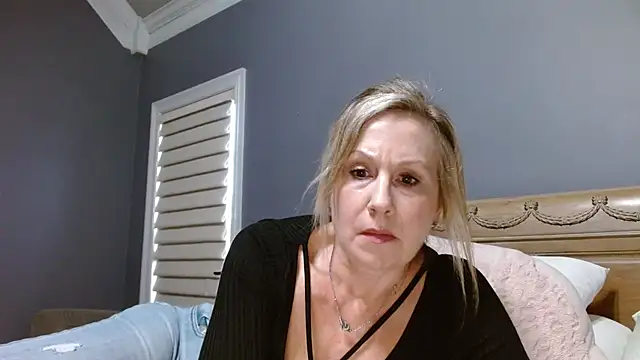 Lisaisluscious online show from October 2025 01:34:01 PM