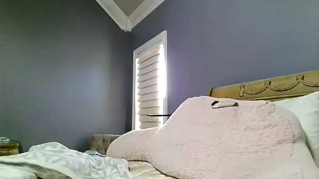 Lisaisluscious online show from May 2026 02:42:02 PM