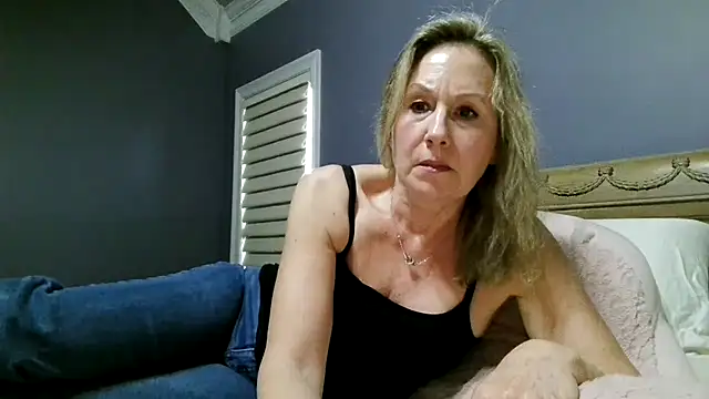 Lisaisluscious online show from April 2026 02:30:01 PM