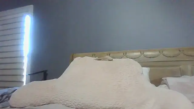 Lisaisluscious online show from March 2025 08:41:02 PM