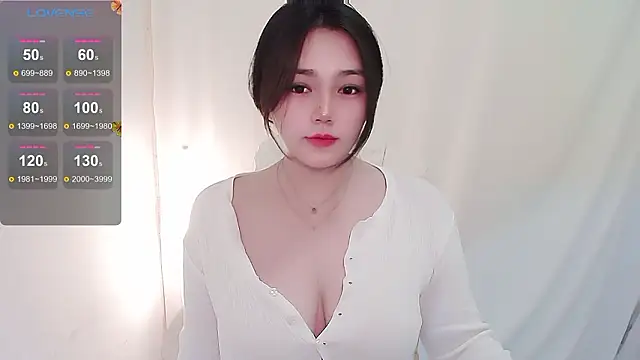 Snapshot of small_Eva chatting on December 2024 05:37:02 PM small Eva online show from December 2024 05:37:02 PM