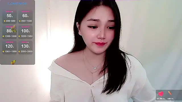 Snapshot of small_Eva chatting on December 2024 04:34:01 PM small Eva online show from December 2024 04:34:01 PM