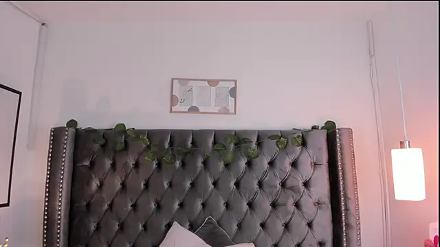 Snapshot of Kim_Blane chatting on March 2025 03:24:01 AM Kim Blane online show from March 2025 03:24:01 AM