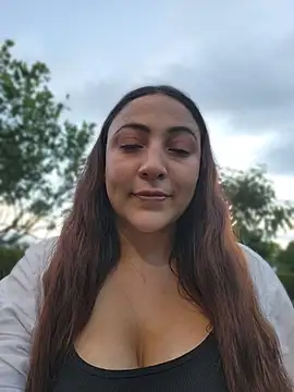VickyHoult online show from June 2026 10:59:01 PM