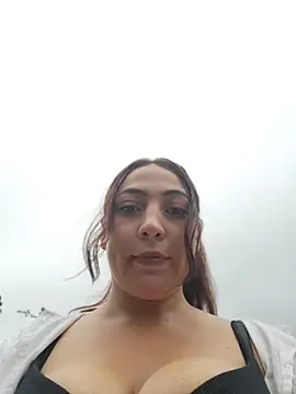 VickyHoult online show from June 2026 10:26:01 PM
