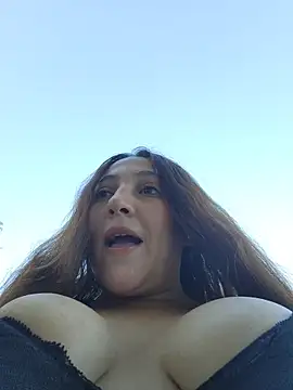 Snapshot of VickyHoult chatting on October 2025 09:25:02 PM VickyHoult online show from October 2025 09:25:02 PM