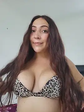 VickyHoult online show from May 2026 07:36:02 PM