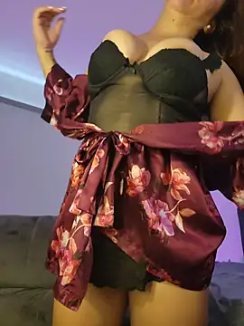 Snapshot of VickyHoult chatting on October 2025 07:45:02 PM VickyHoult online show from October 2025 07:45:02 PM