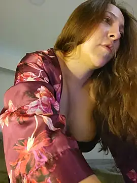 Snapshot of VickyHoult chatting on November 2025 10:24:01 PM VickyHoult online show from November 2025 10:24:01 PM