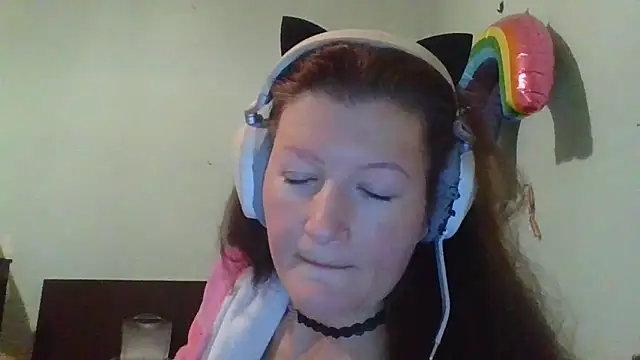 Analimado18 online show from October 2025 08:42:01 PM