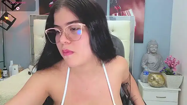 pearl weet online show from December 2025 06:28:02 PM