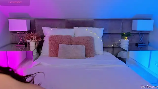 MiaMuse online show from November 2025 08:13:02 PM