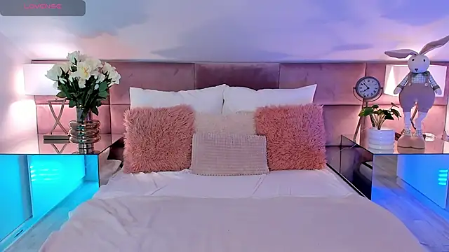 MiaMuse online show from May 2026 07:06:01 PM
