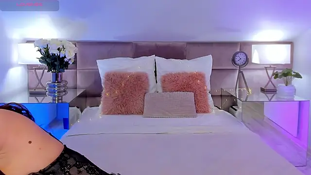 MiaMuse online show from January 2026 08:05:01 PM